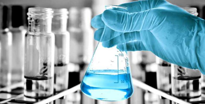 کاربردهای متنوع حلال آزمایشگاهی در صنایع مختلف